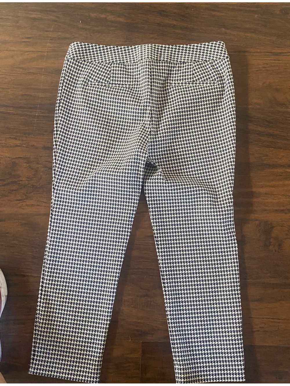 Liz Claiborne Black and White Houndstooth Pants - Picture 5 of 5